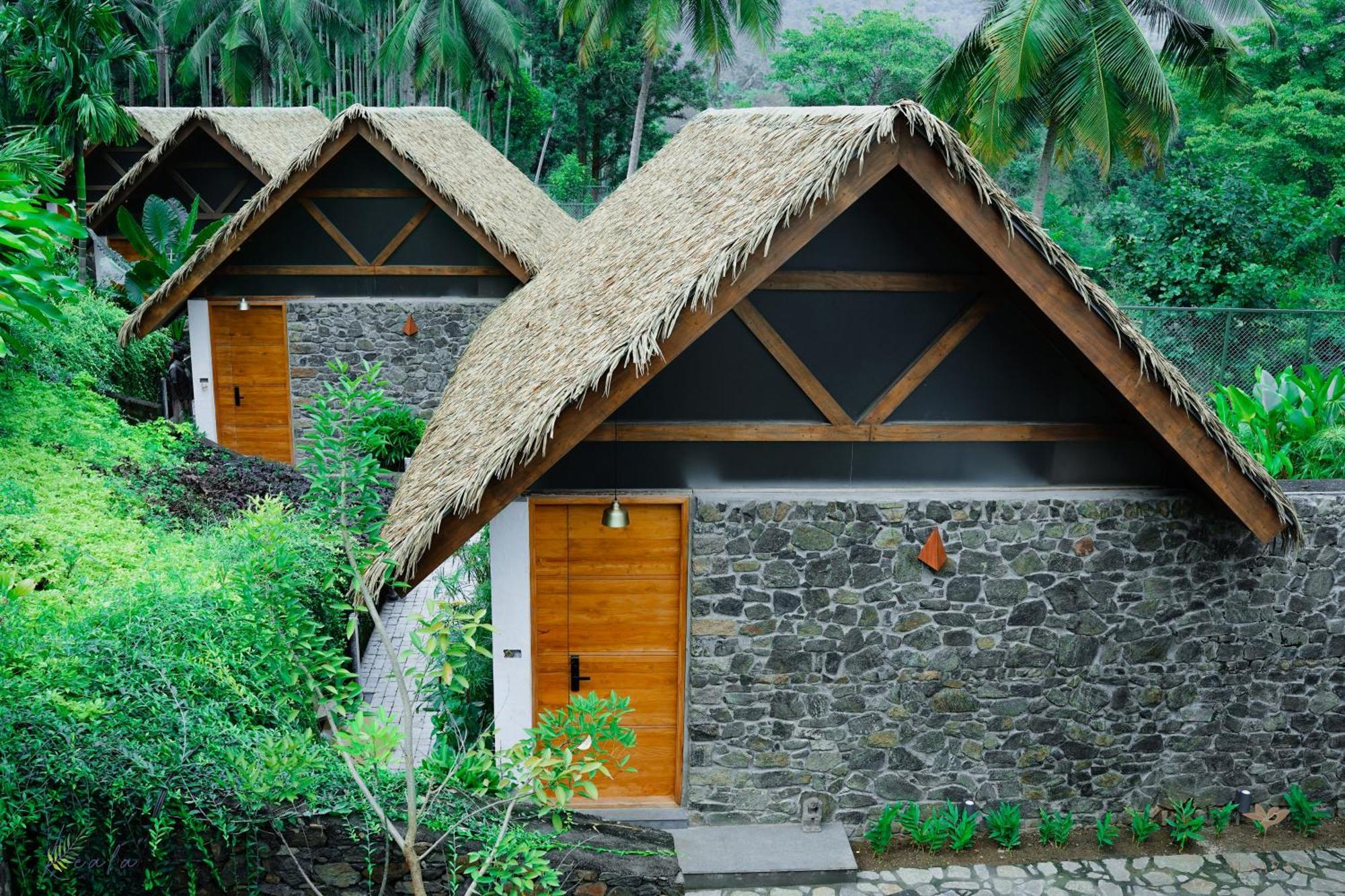 Maayaa Riverside Villa By Kpm Tripenta Attappādi Eksteriør bilde